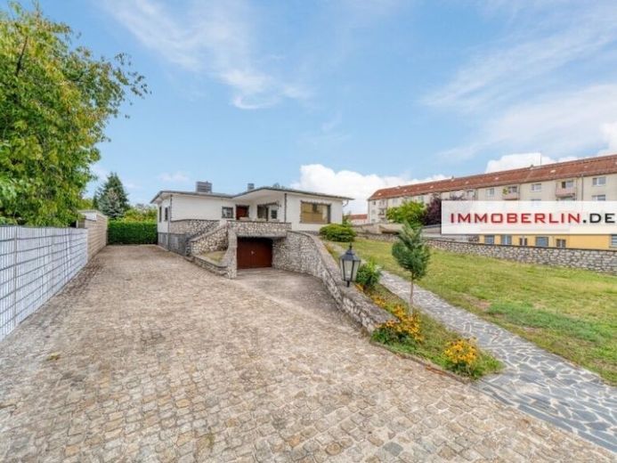 IMMOBERLIN.DE - Encantador bungalow con jardín soleado y garaje en una ubicación agradable – Foto 1