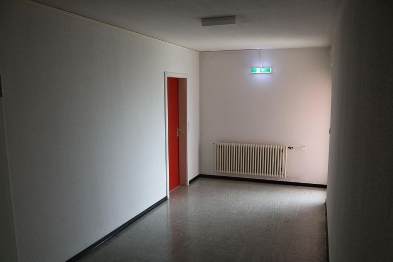 2 ZKB Wohnung - Stadtrandlage – Wohnungseingang
