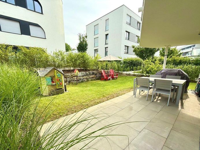 Seltene EG‑Wohnung mit großem Garten (180 m²) – perfekte Hausalternative – Terrasse