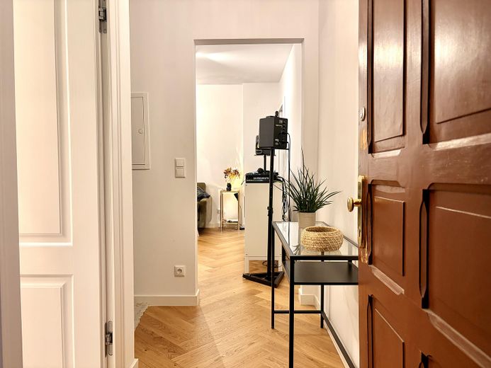Sin comisión: Piso de 2 habitaciones renovado y amueblado en Friedrichshain (Boxhagener Kiez) – Entrance 1