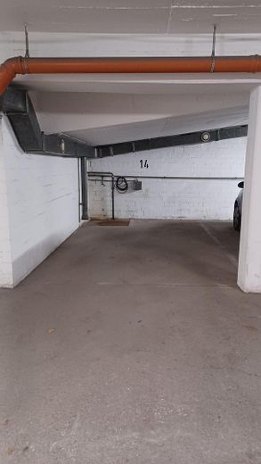 Exklusive, modernisierte und möblierte 2,5-Zimmer DG-Wohnung und Tiefgarage. – Foto 25