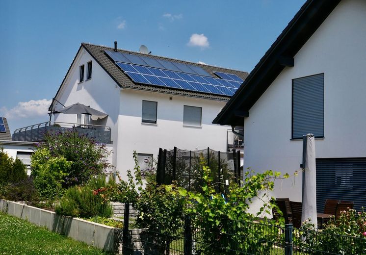2-FH mit sep. Wohnbereich Energieklasse A - Photovoltaik und Solaranlage - Traumhaft schöne Lage! – L1005489