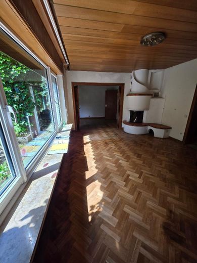 Freistehendes Dornröschen in toller Lage (von privat) – Wohnzimmer Kamin Esszimmer