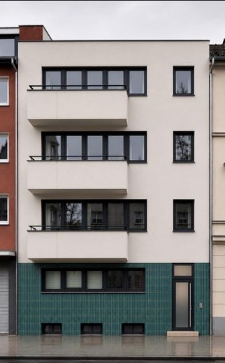 Erstbezug nach Sanierung | 3 Zimmer | 2 Balkone | Fußbodenheizung & Glasfaser – Foto 1