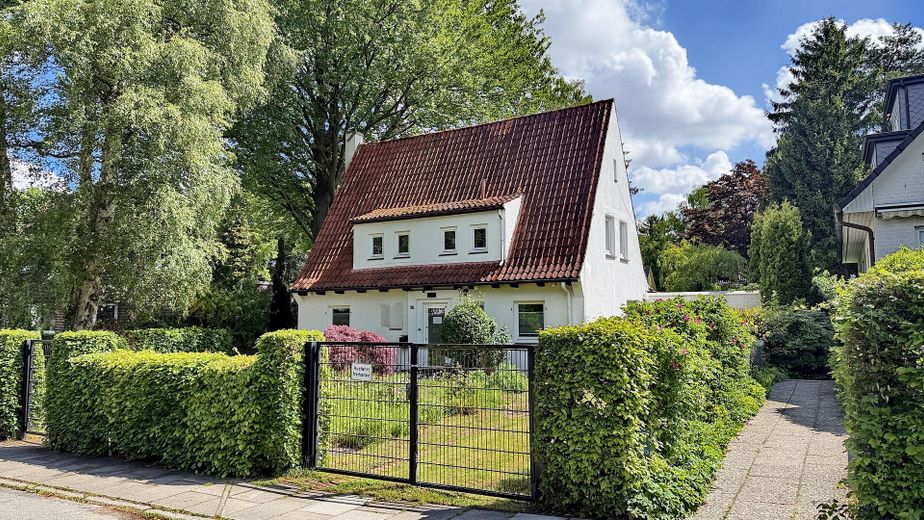 Attraente casa bifamiliare di nuova costruzione in posizione tranquilla e immersa nel verde a Niendorf – Tolles Grundstück