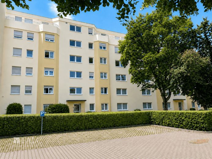 Zentral &amp; idyllisch 2 Zimmer mit Loggia, Blick ins Grüne – Außenansicht