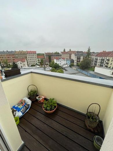 Großzügige Eigentumswohnung Maisonette - im Leipziger Südosten (Anger-Crottendorf) – Balkon Essbereich