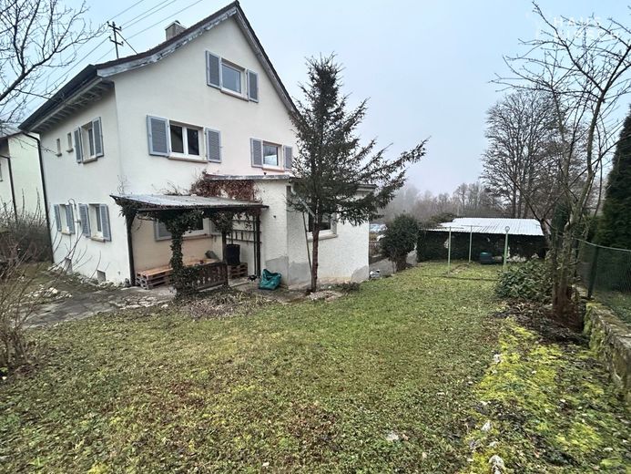 Garten mit Pavillon