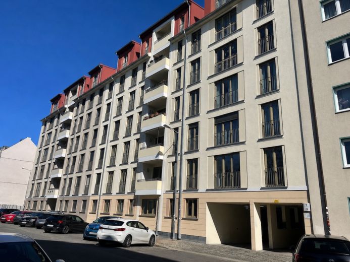 13 vermietete Tiefgaragenstellplätze (Flächenparker) im Paket zu verkaufen – Foto 1