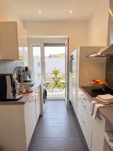 Abitare con stile nella zona est di Stoccarda: appartamento ristrutturato di 3 locali con grande balcone e cucina componibile – Foto 5