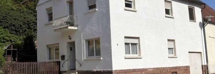Wohnen, wo andere Urlaub machen – Mehrfamilienhaus mit 3 Wohneinheiten im Herzen des Pfälzerwaldes