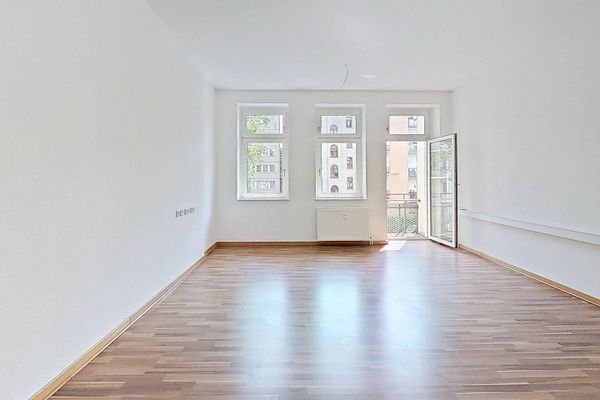 Charme automnal pour votre nouveau chez-vous - Emménagez, blottissez-vous et économisez sur le loyer hors charges : Spacieux appartement de 4 pièces avec BALCON ensoleillé