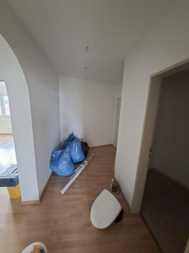KIST'in kalbinde, 88 m², büyük, aydınlık 3 odalı daire, özel kiralık – Flur 
