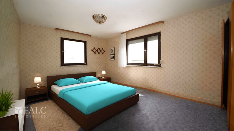 Viel Fläche, noch mehr Möglichkeiten! 3-Stöckiges Landhaus mit XXL Scheune - FALC Immobilien – Elternschlafzimmer EG Vis.