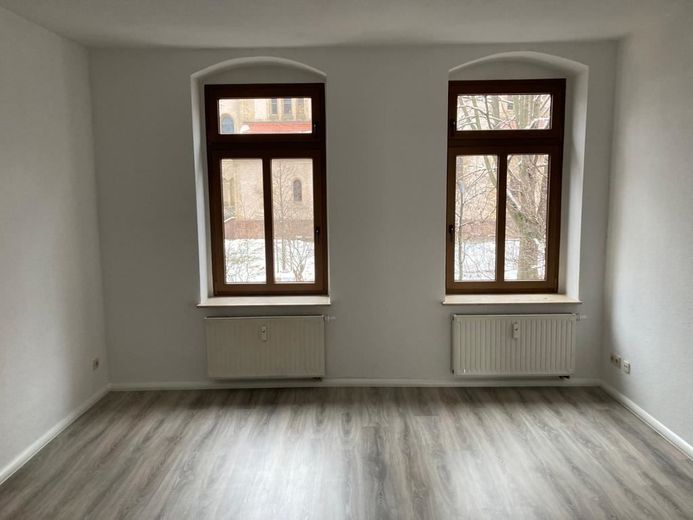 Gemütliche 3-Zimmer mit Laminat, Balkon und Wannenbad in zentraler Lage! – PHOTO-2023-02-07-09-26-38_3