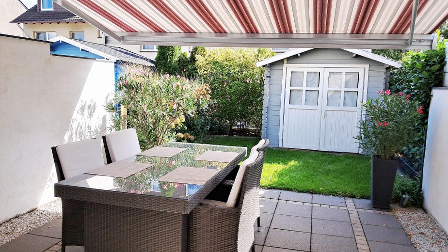 БЕЗ МАКЛЕРА Середній рядний будинок у GE-Resse, 82 м², з гаражем, KfW-70 – Terrasse und Garten