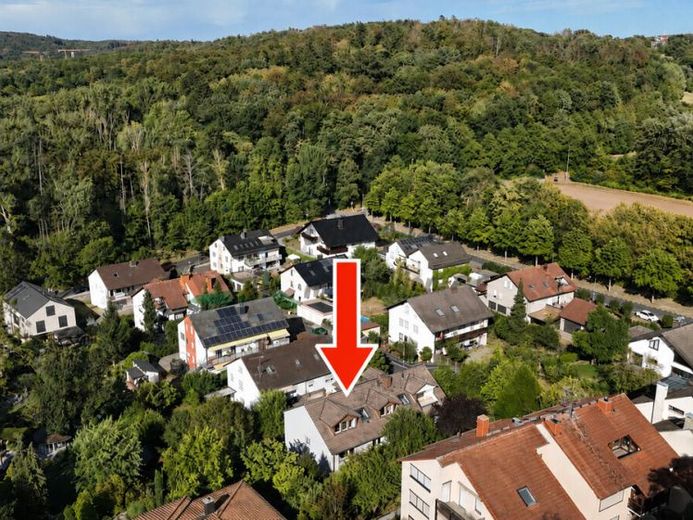 DIETZ: Appartamento di 5 locali all’ultimo piano con garage, balcone in edificio di 7 unità abitativa riqualificato energeticamente! Vicino al margine del bosco! – Foto 1
