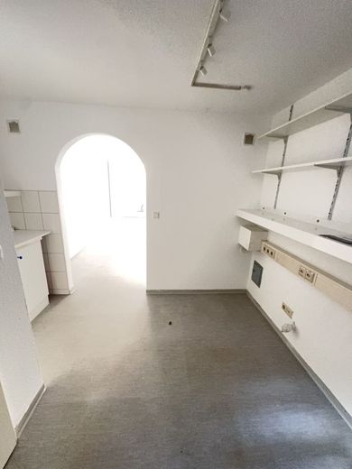 Kleine Ladenfläche in hochfrequenter Lauflage von Wiesbaden-Biebrich – Innenansicht