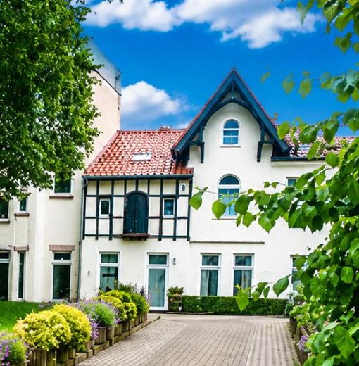 At Staden: An exclusive townhouse with 110 sqm on a well-maintained private street – Exklusives Stadthaus im Staden