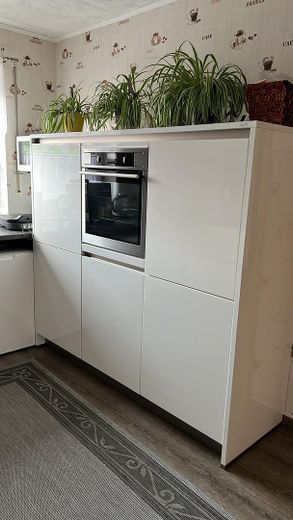 Küche mit modernen Geräten