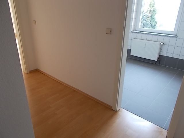 *** Großzügige WG 2-Zimmer mit Wannenbad, Einbauküche und Laminat im Zentrum *** – DSCN1061