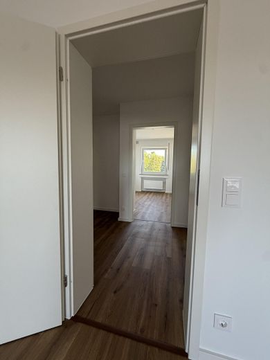 Köln Weiden’de kullanışlı yerleşim planına sahip modern 3 odalı daire – Fotoğraf 5