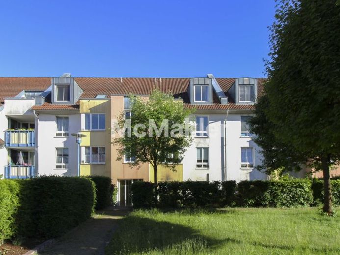 Kapitalanalage: Vermietete 2-Zimmer-Wohnung mit Terrasse & Tiefgaragenstellplatz am Yachthafen – Foto 1