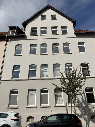 Nowa kuchnia w zabudowie, nowa łazienka, nowe ogrzewanie, jasne mieszkanie jednopokojowe – Hausansicht