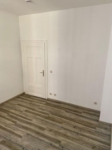 2-Zimmer-Wohnung Nähe Zollhafen / Rhein – Schlafzimmer