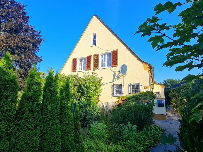 Familienparadies - großzügiges EFH mit Garten – Foto 1