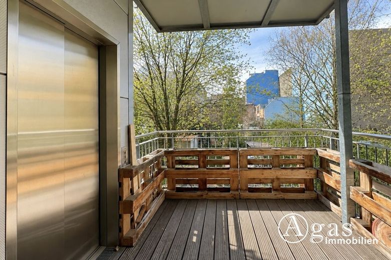 3-Zimmer-Wohnung mit direktem Aufzugszugang am Görlitzer Park, Berlin Kreuzberg – Balkon