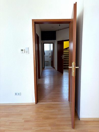 Stuttgart Süd Bestlage - Helle 2-Zimmer-Wohnung mit optimaler Anbindung – Flur