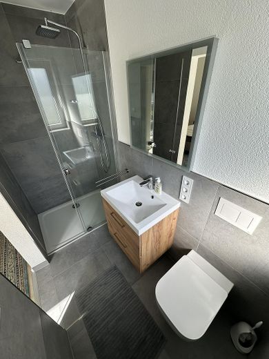 Duschbad Schlafzimmer