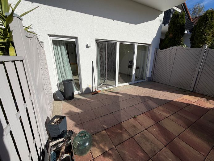 Royale, goed onderhouden woning met 2 kamers en groot terras in Hofheim OT Wildsachsen – Terrasse