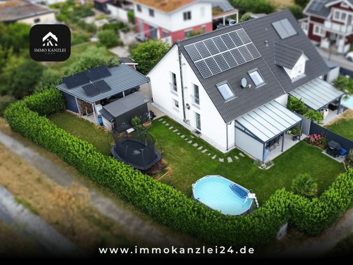 RESERVIERT: Familienfreundliche Doppelhaushälfte in ruhiger Lage mit PV-Anlage & Carport! – Foto 1