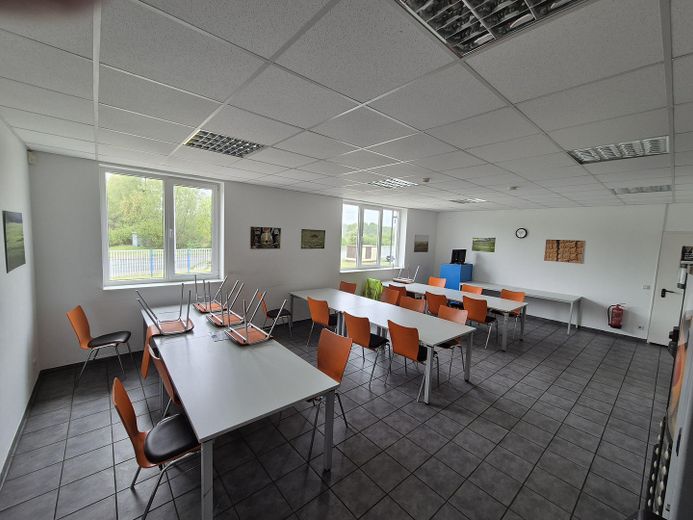 Halle sowie Büro- und Verwaltungsgebäude in Waltershausen – Foto 22