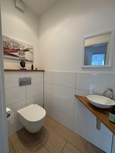 Vendita da privato - casa bifamiliare/casa multigenerazionale su terreno in diritto di superficie a Kaarst Mitte – Gäste WC EG
