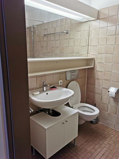 Badezimmer links