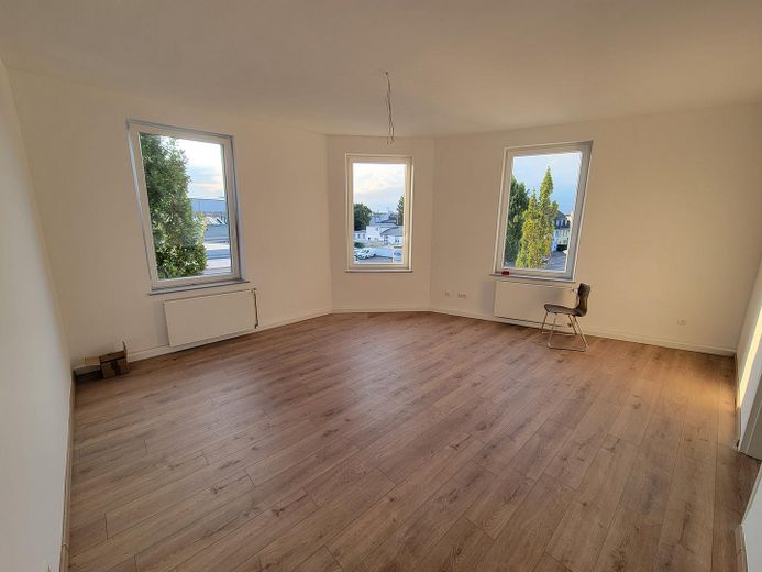 Sanierte 3-Zimmer Wohnung nähe Innenstadt – Wohnzimmer