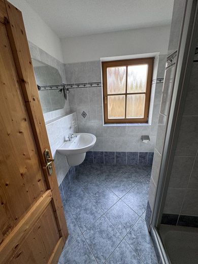 Dusche u. Gäste-WC unten