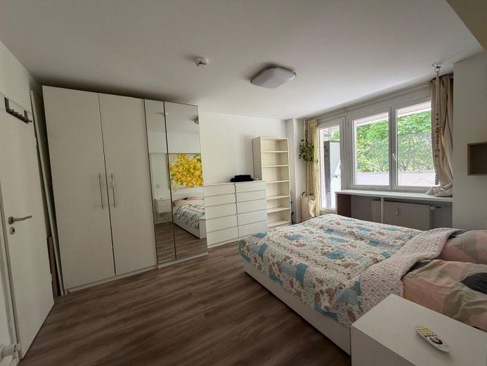 Fully Furnished 3 Room Apartment in Mitte with Guest WC – Bug Bedroom 1