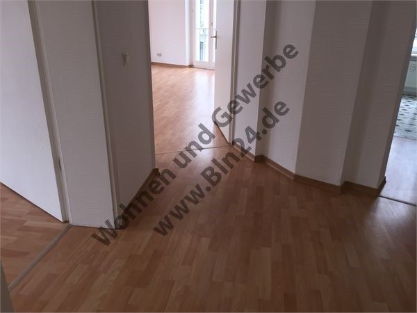 Wohnung mieten - - sanierte und günstige 2 Zimmer – 2 - 05.03.2016 004