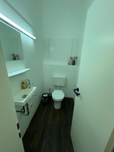 WB mit Handwaschbecken