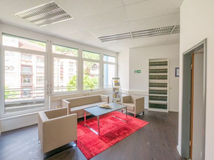 Attraktive Bürofläche in modernem Gewerbegebäude zu vermieten! – फोटो 1