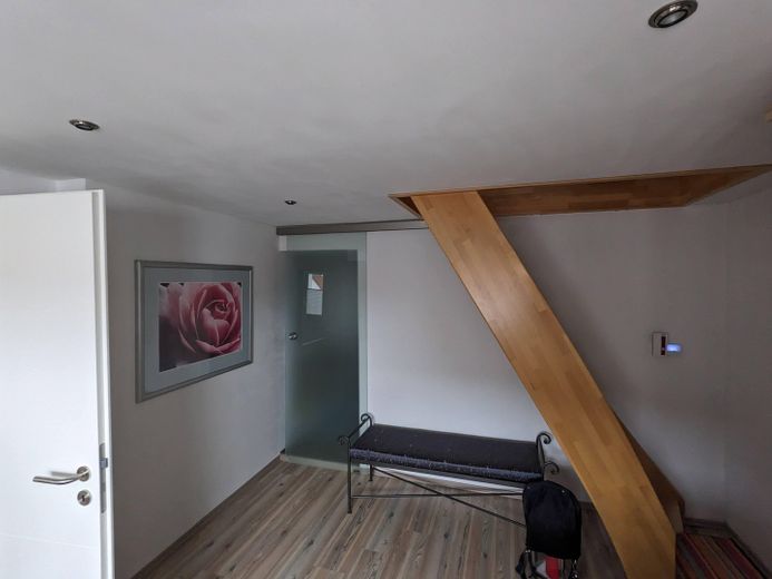 Büro, Blick auf Bad/Treppe DG