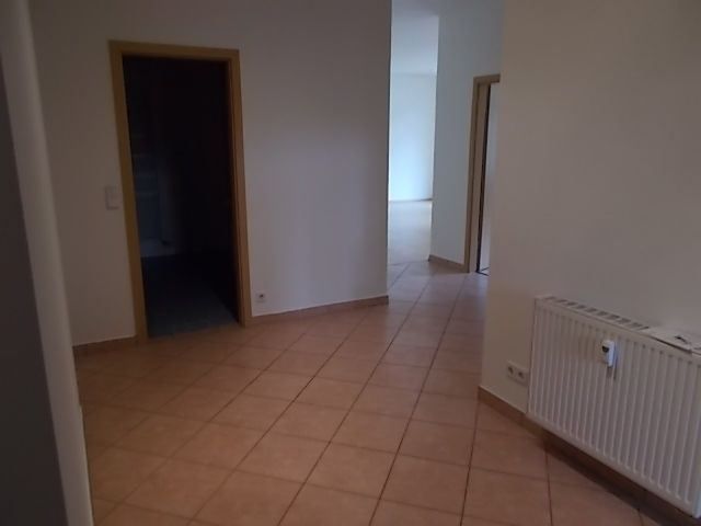 *** Großzügige 3-Zimmer mit Laminat, Wannenbad und Balkon! Carport oder Stellplatz mgl. – DSCN0034