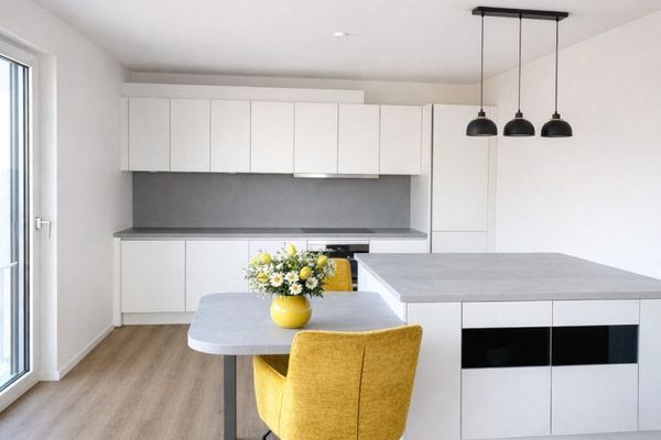 Rostock: Exklusive 2-Zimmerwohnung mit Dachterrasse & PKW-Stellplatz in Stadtmitte