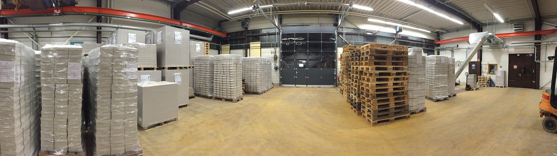 Produktion/ Lagerhalle mit 2 Büros – Lager Innensansicht