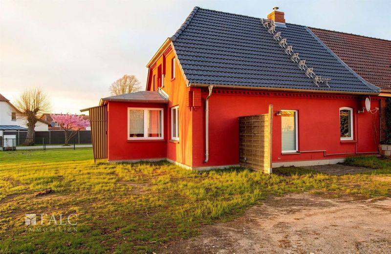 +++ Charmante DHH mit sonnigem Hof - Ihr neues Zuhause! +++ – Außenansicht IV