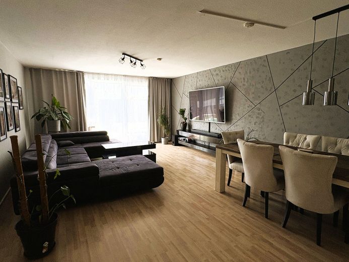 Wohnzimmer+Essbereich